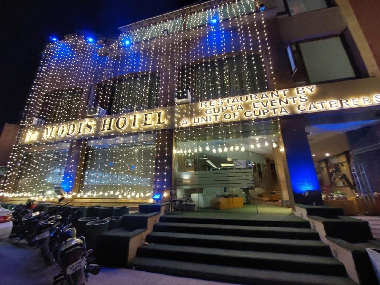 Modi Hotel & Resorts Pinjaur Buitenkant foto