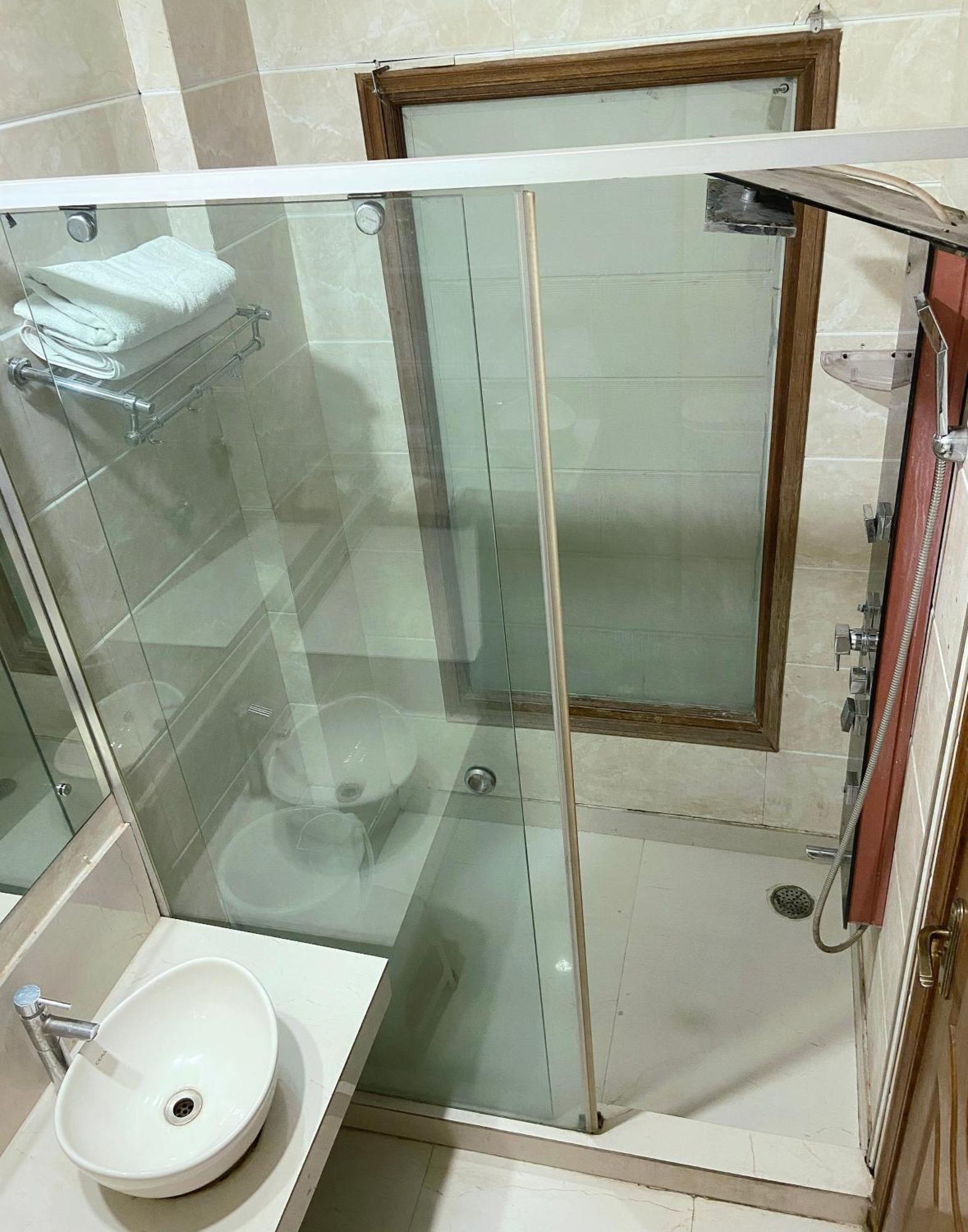 Modi Hotel & Resorts Pinjaur Buitenkant foto