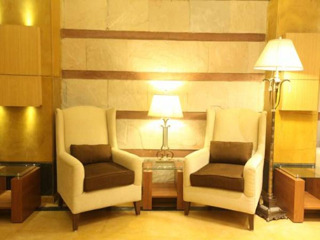Modi Hotel & Resorts Pinjaur Buitenkant foto