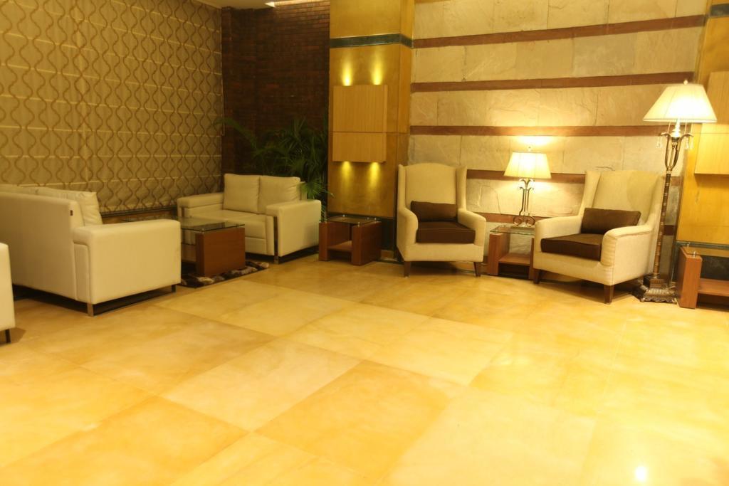Modi Hotel & Resorts Pinjaur Buitenkant foto