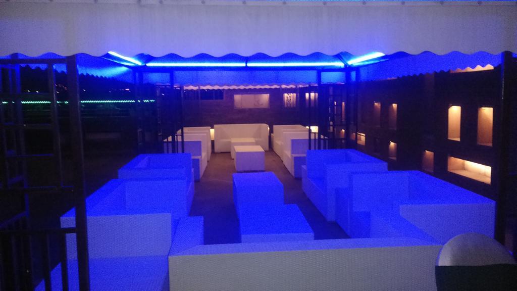 Modi Hotel & Resorts Pinjaur Buitenkant foto