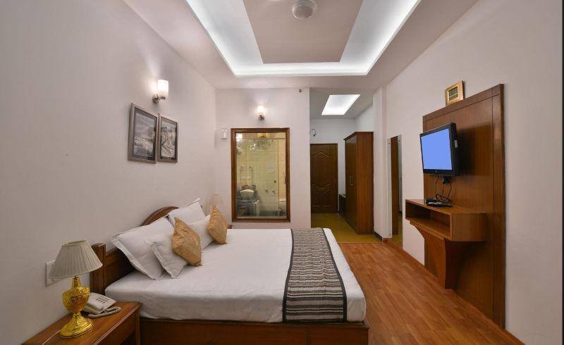 Modi Hotel & Resorts Pinjaur Buitenkant foto