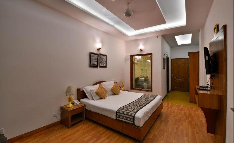 Modi Hotel & Resorts Pinjaur Buitenkant foto